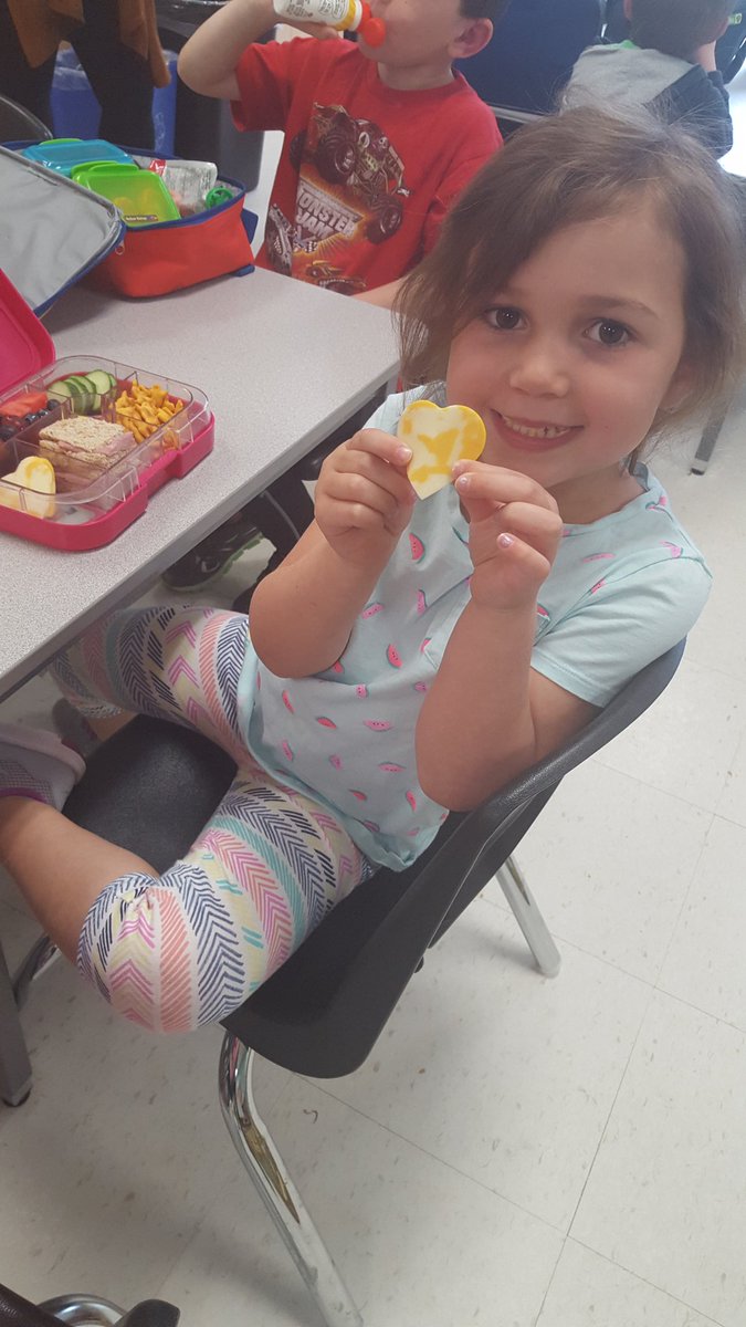 mrsbolger3's tweet photo. Finding hearts everywhere! ❤ #heartforliving #heartforlearning @rockwoodheart https://t.co/BXRngZBd7I