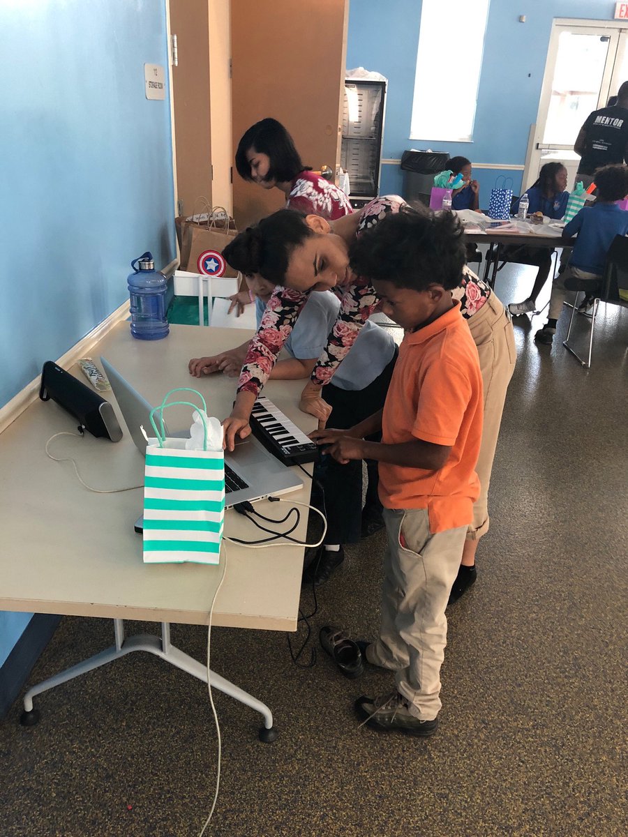 Our #mentors are always there to help #students discover the #keys🎹 to #success! <a href="/LadyJFemme/">Jessica F.</a> #GuitarsOverGuns #MusicEd #Overtown #Miami #EmpowerYouth #KeepTheArts #ChooseYourSound