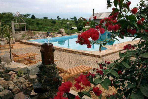 Ledawa's tweet image. La villa Kleber Chollier de Mbouroukou - département du Moungo. 20minutes de la ville de Mélong. un coin paisible pour vous reposer, perché sur les hautes collines de Mbouroukou.
Contact : 674245936
#DOPE #TT237 #237CestLaPuissance 🇨🇲
#TourismeAuCameroun
#VisiterLeCameroun