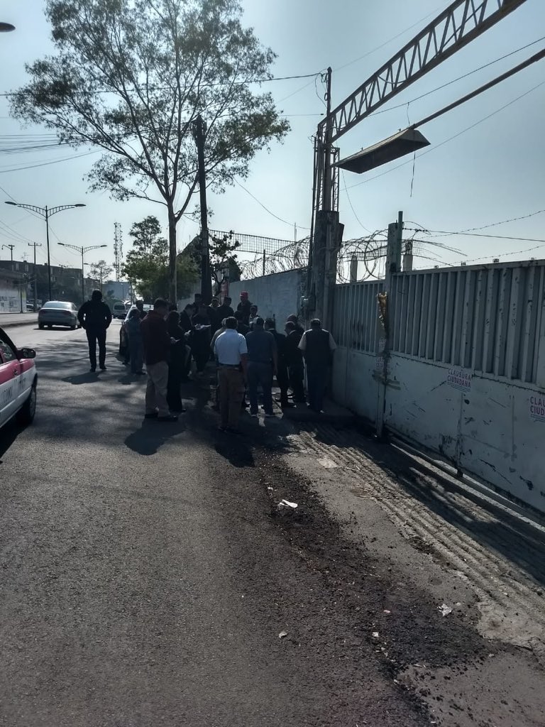 #vecinos esta mañana se registró actividad por parte de la autoridad en el predio del #basurero. Estamos a la espera de más información.