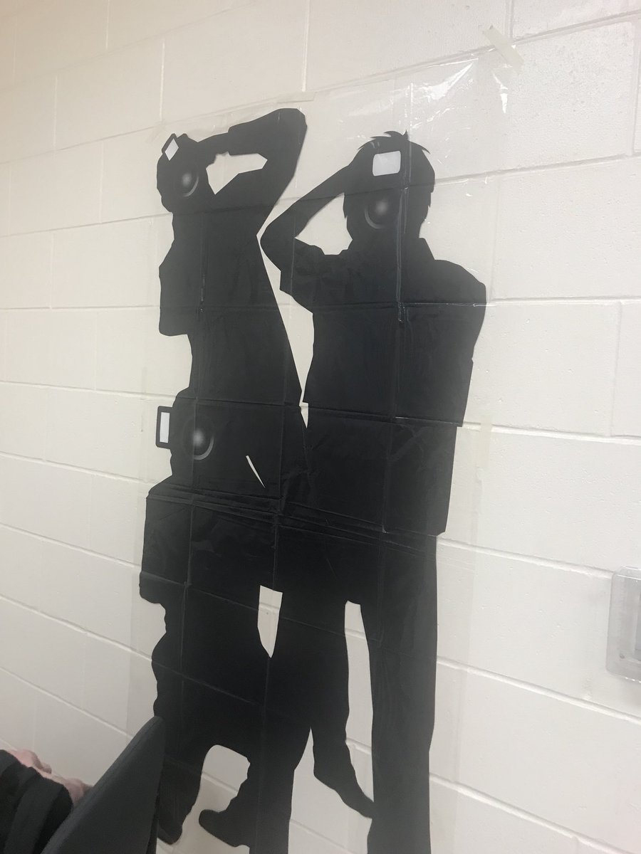 Congrats <a href="/UHS2018SENIORS/">CLASS OF 2018</a> We will miss you!! 🧡🙌🏻