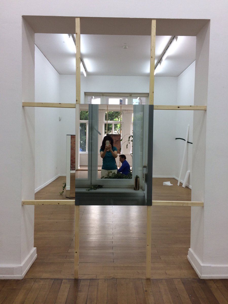KatjaKupka's tweet photo. Wir dürfen heute schon exklusiv die neue #Ausstellung HxBxT erkunden. Das Partnerprojekt der Fotografietriennale #Ray2018 wird vom 25. Mai bis zum 8. Juli im Nassauischen Kunstverein @Stadt_Wiesbaden gezeigt. Führungen sonntags und Feiertags. #nkvwiesbadensmcffm #wwrm18 https://t.co/Gjujtag2bq