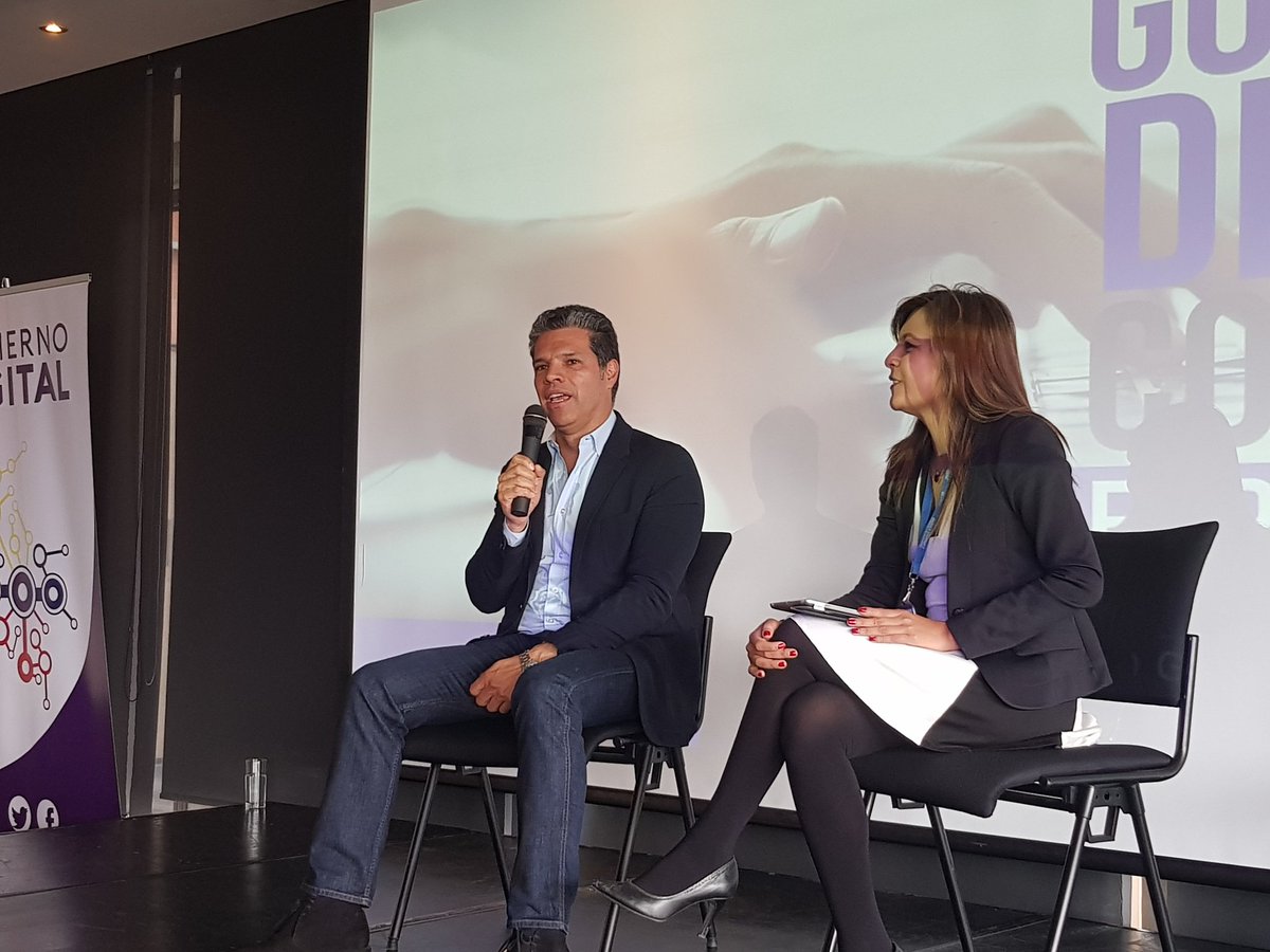 GobDigitalCO's tweet photo. "En Colombia somos por naturaleza emprendedores, hay que estar alertas para ver esa oportunidad y sobre todo, tener constancia y disciplina": Eduardo Olea de @TuBoletaNews #EmprendeConDatos https://t.co/NmhDGf0zf9