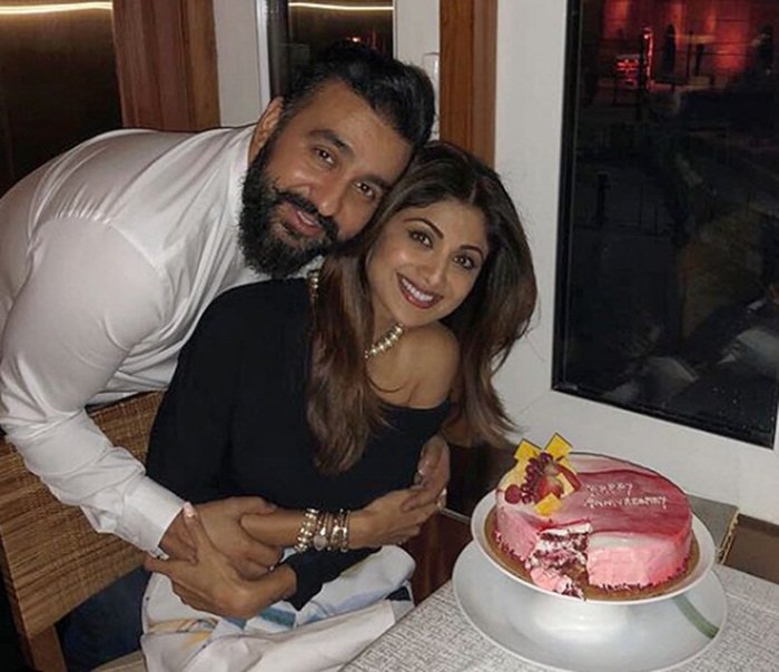 ShaadiIntl's tweet photo. "Some of my best memories are with you and because of you. Thank you for being my LIFE partner. I am not perfect but then a perfect marriage is about two imperfect people who refuse to give up on each other." Raj Kundra about #shilpashetty 

#ShaadiCeleb #RelationshipGoals https://t.co/MSn5UNYxIl