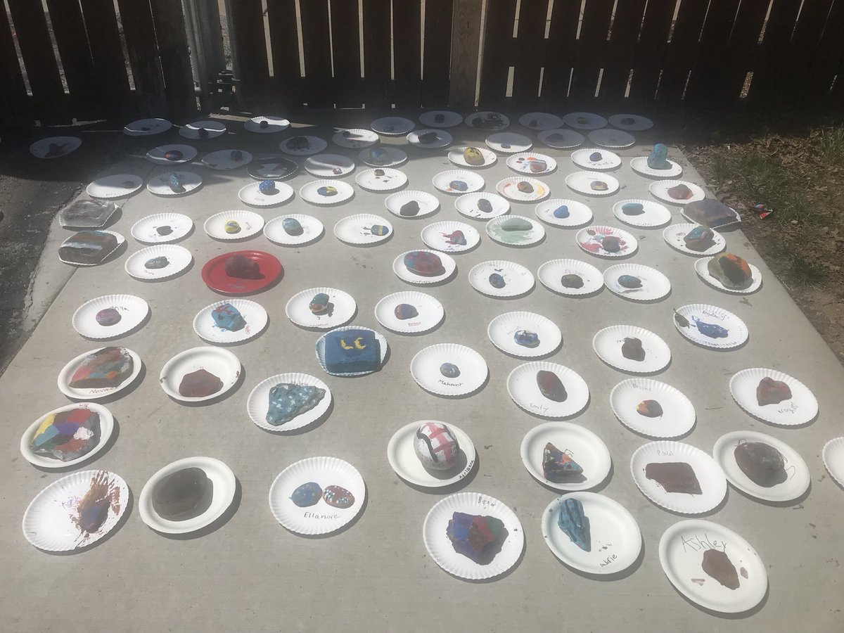 sheryl_ferguson's tweet photo. #LCBlazers 1st graders serve our community by partnering with Minsky’s Liberty on a beautification project. #LCServes #LPSLeads https://t.co/7lOwds5Q4j
