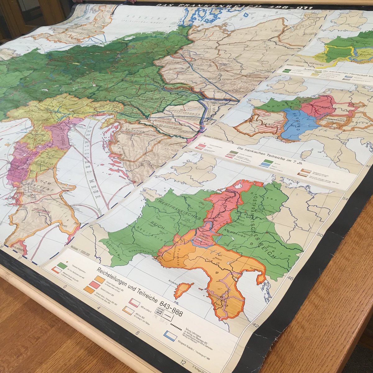 HarvardMapColl's tweet image. Tfw powerpoint is for the weak #wallmaps4lyfe #maps #wallmaps