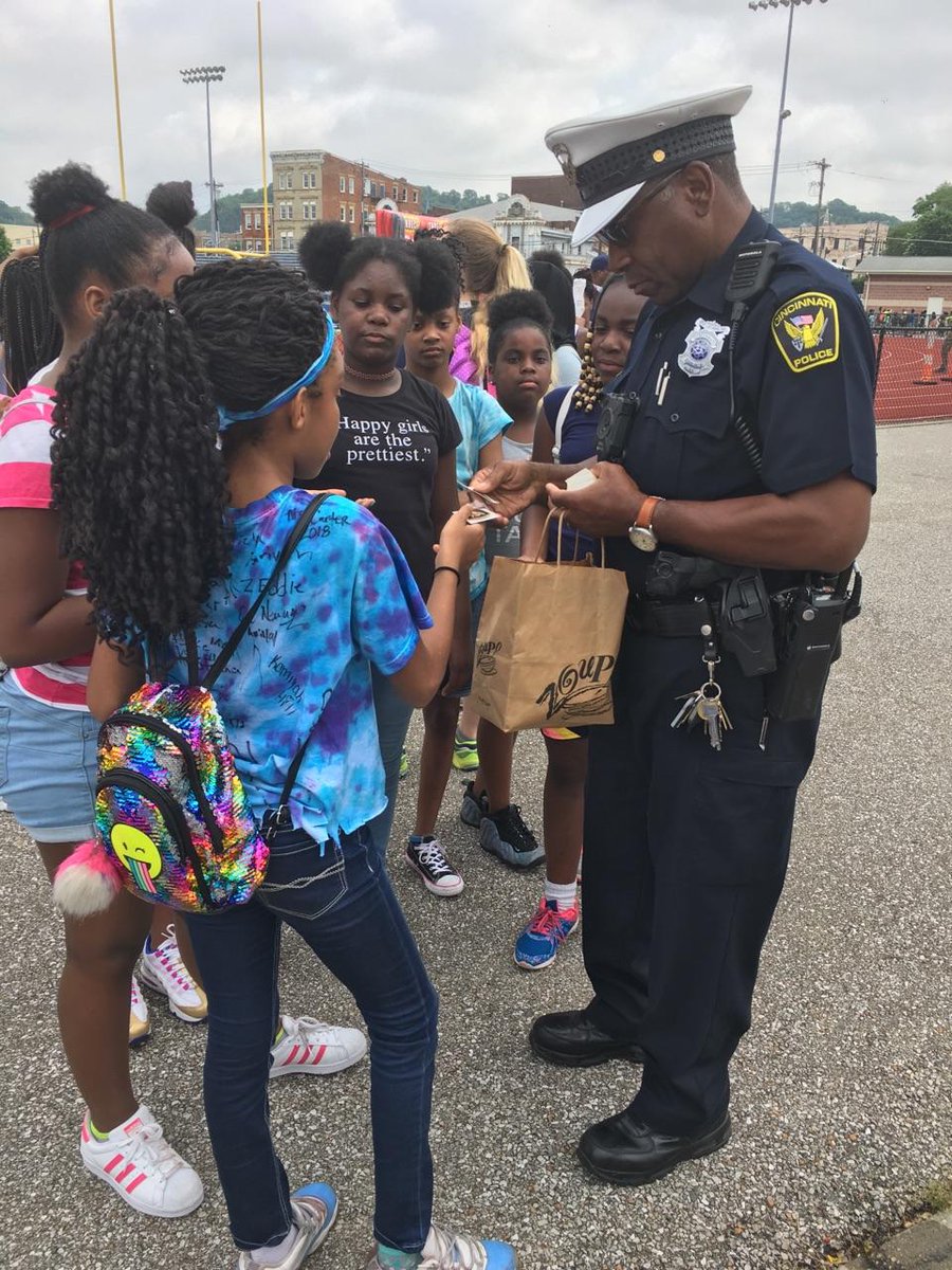 Cincinnati Police Department On Twitter Officer Lou Arnold St Spends Some Time W The Great Students Of The Cincinnati College Preparatory Academy For Their End Of Year Field Day At Taft H S