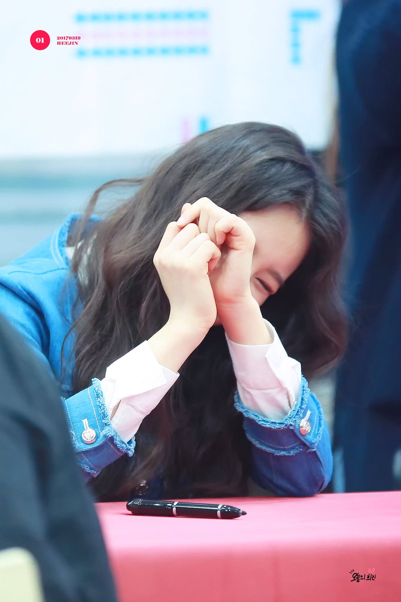 오늘의 희진 tweet media