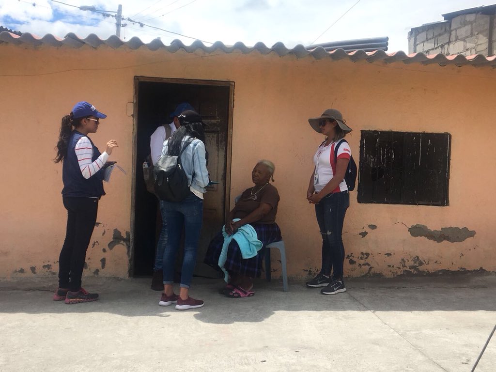 utvenlinea's tweet photo. #NoticiasUTV. En el #Juncal, estudiantes, docentes de la @UTN_Ibarra de la Facultad de Ciencias de la Salud. Realizan el Censo Poblacional, como parte de los programas de Vinculación con la Sociedad. https://t.co/7Vv8NP0vWq