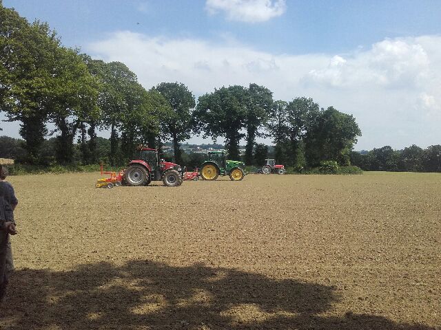 ChambagriBzh's tweet photo. Aujourd'hui la #stationkerguehennec on participe à la démo roto étrille #Novagri ! #machinisme #agronomie #grandescultures https://t.co/SUm9dU75dC