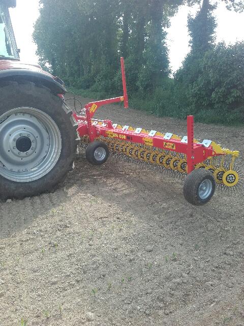 ChambagriBzh's tweet photo. Aujourd'hui la #stationkerguehennec on participe à la démo roto étrille #Novagri ! #machinisme #agronomie #grandescultures https://t.co/SUm9dU75dC