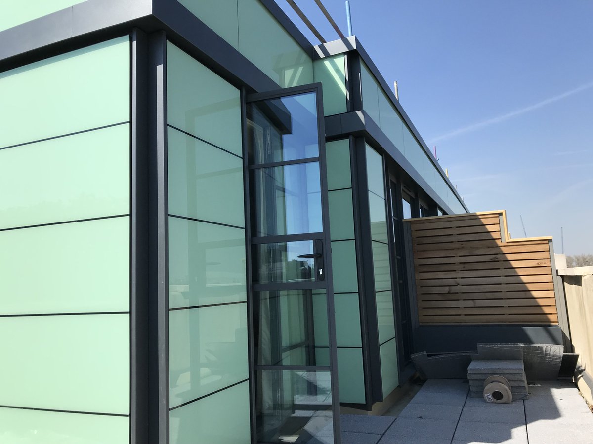 SSCBuildSSC's tweet photo. New Road works complete, Sto Ventec glass cladding system. Sto ventec approved installers
#claddinglondon #roofinglondon #rainscreencladding
New Road Hotel, Whitechappel, London https://t.co/0AHh08OuUd