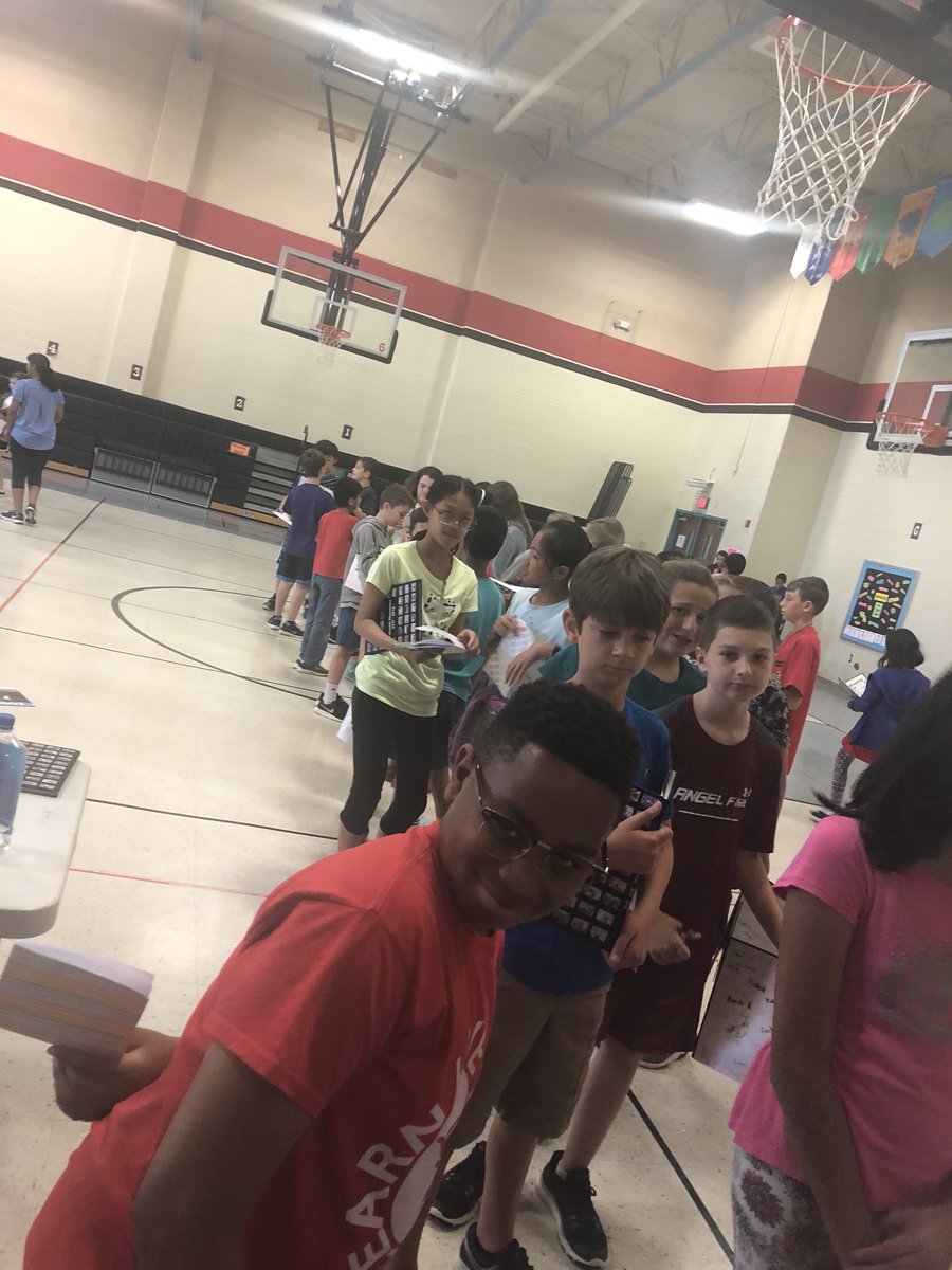 LakesidePE's tweet photo. All for the world famous @LakesideMrT . @LakesideCoppell #yearbooksigningday https://t.co/PZseJGf8nP
