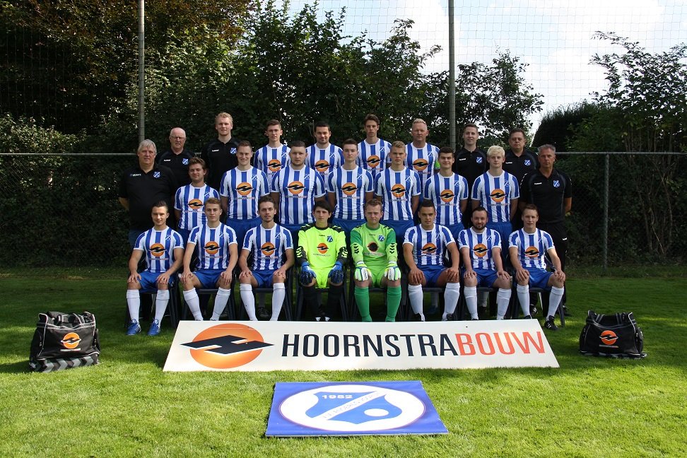 Angerlovooruit's tweet photo. Gaat het dan toch nog gebeuren. As zondag speelt het 1e elftal tegen SHE uit Hall. Wanneer het 1e elftal wint en Arnhemia wint niet de uitwedstrijd tegen de Hoven zijn wij als nog kampioen. Kom as zondag allemaal naar Hall om te kijken hoe het rond de klok van 16 uur is afgelopen https://t.co/TU8GmoBukk