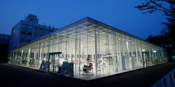 Bot63677656Bot's tweet photo. 『神奈川kait工房』

秩序と無秩序を相反する価値観とするのではなく、

それらを等価に扱いながら、建築を計画することを試みる。

石上純也 https://t.co/Y3H0BEWjxg