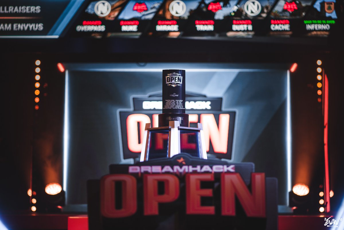 evancmb's tweet photo. Ce week-end, il y avait la @DreamHack Open Tours 2018, une ambiance de dingue et des matchs completement fou ! Retour en image à la #dreamhacktours 
#CSGO #DHFR2018 https://t.co/UMDePdI8qn
