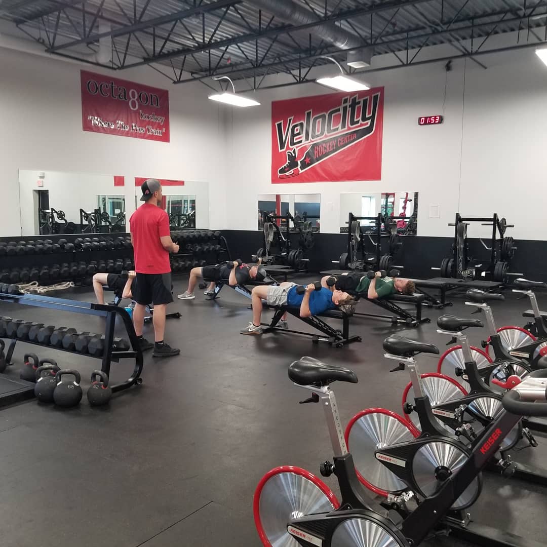Great to have our College/Junior hockey training group back for the summer! Starting off with an Aerobic block of contralateral circuits and long duration iso holds. Looking forward to a great summer with a lot of talented players! #velocitytraining #hockeytraining #offseason