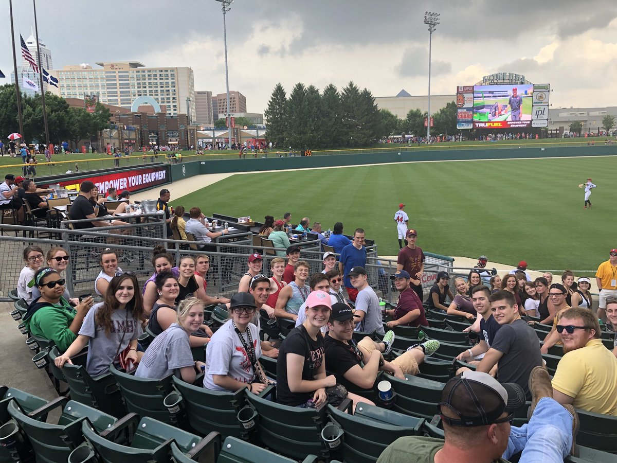 BurnettAMHS's tweet photo. Great day at the ballpark! #AMHS2018 #seniorweek #mhsmoment #AlexTigers https://t.co/WgfKD7LYSn