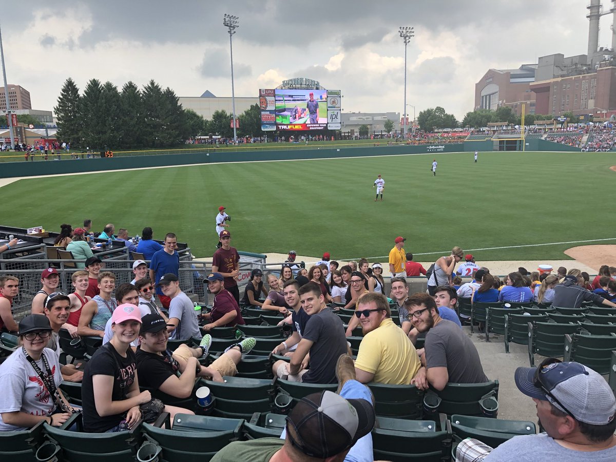BurnettAMHS's tweet photo. Great day at the ballpark! #AMHS2018 #seniorweek #mhsmoment #AlexTigers https://t.co/WgfKD7LYSn