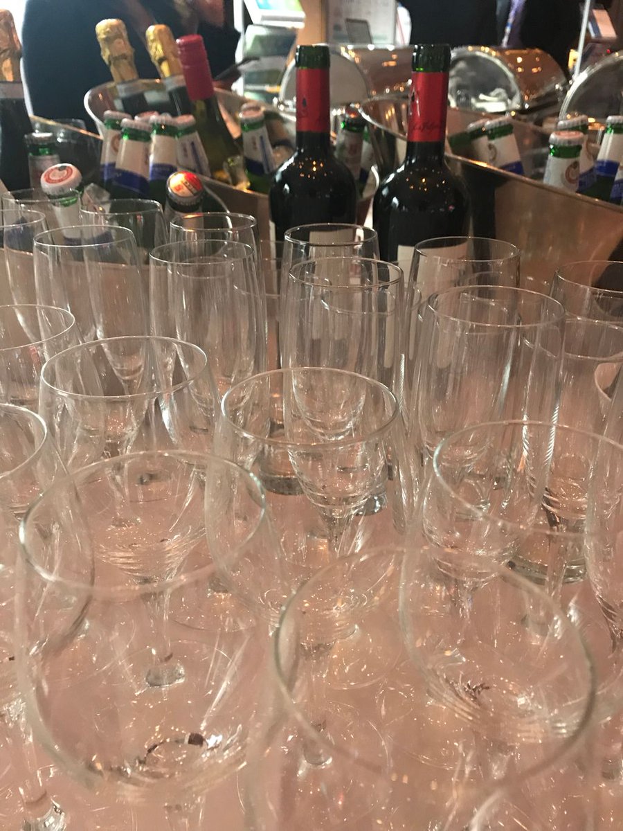 SymboxLtd's tweet image. Our team are ready for the #GartnerEA Networking event! Visit our stand for beer, burgers, prosecco and wine! #Symbox #TakingTheBrakesOffChange