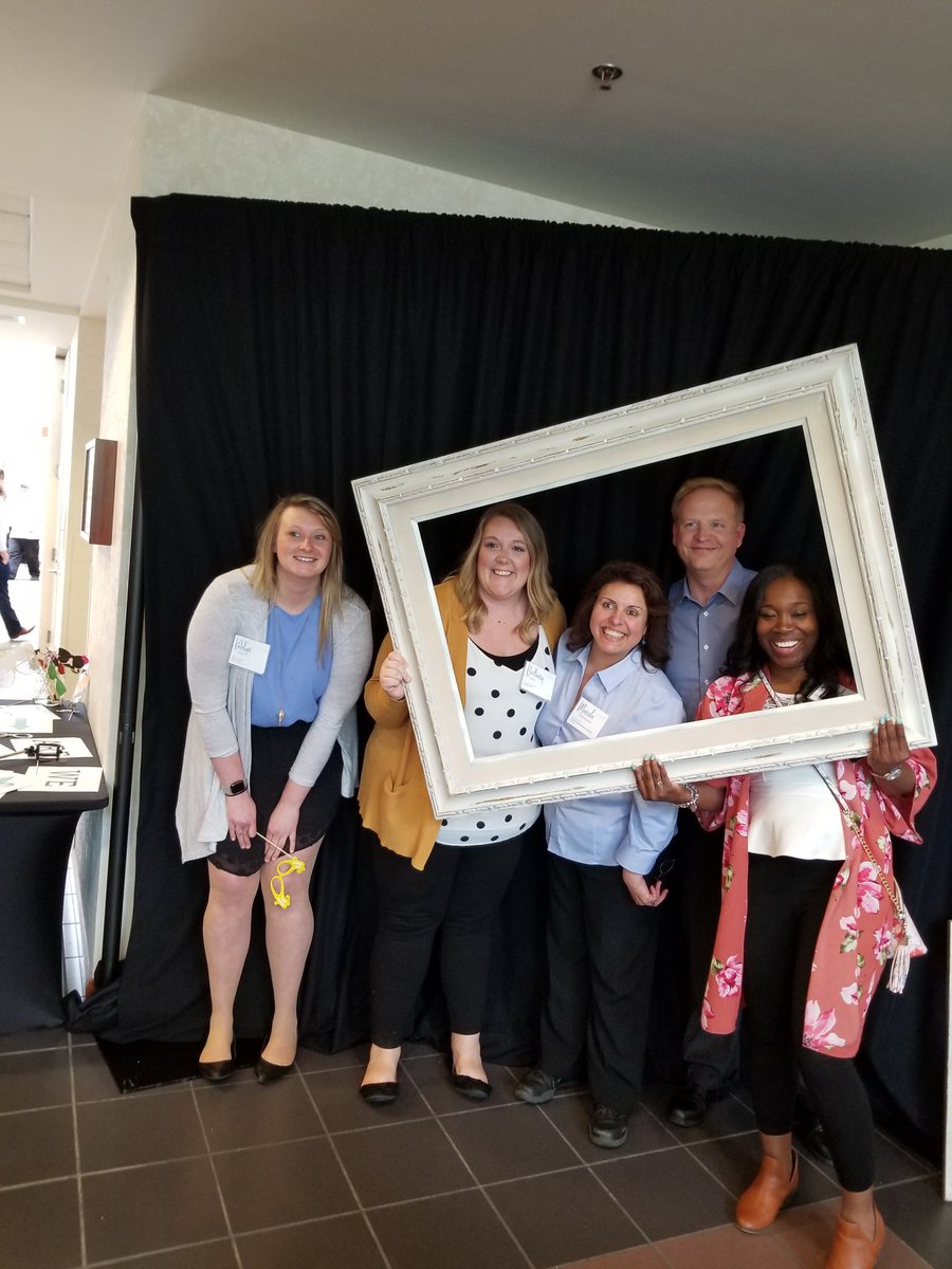scottvan_D's tweet photo. Love these Creative Dining people #werfamily18 https://t.co/nTq69Jv8wr