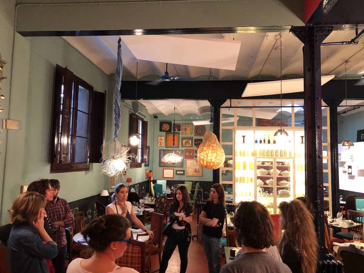 BCD_barcelona's tweet photo. Avui el #DesignTheRestaurantExperience ha fet quilòmetres! El dia ha començat amb una interessant visita a @Mercabarna_mb, i ha continuat fent parada al Bar Velódromo i al Restaurant Semproniana. Algú dóna més? https://t.co/X2YjmtJa84