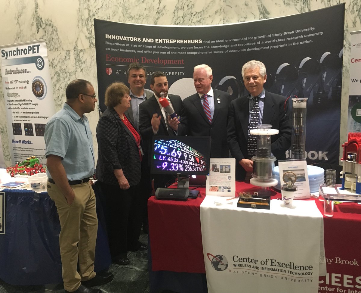 SenMartyGolden's tweet photo. Today we have several schools representing the technology being developed by some of the brightest minds in our state and across the nation! @stonybrooku @RITMAGIC @NYUGameCenter @NYUGameLab @rpi #TechExpo18 https://t.co/ZX8RDgCajL