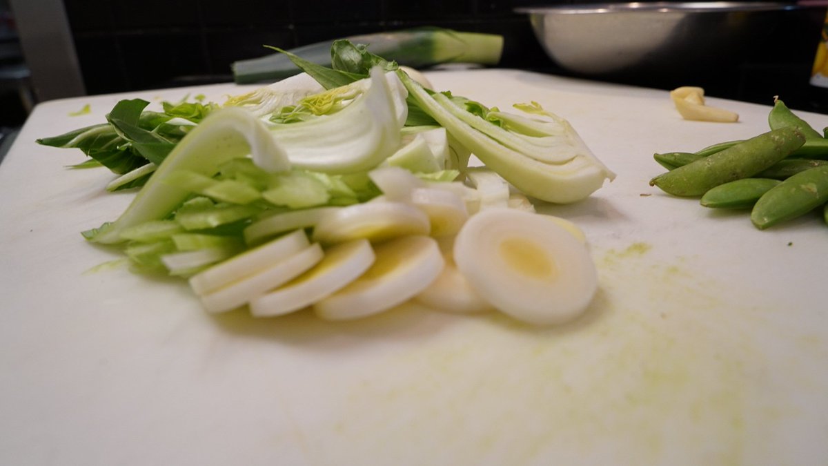 PersonalChefLA's tweet image. meal prepping so you don't have to 🔪
sign up for your meal plan now 👨‍🍳
.
.
#personalchef #losangeles #mealplan #chef