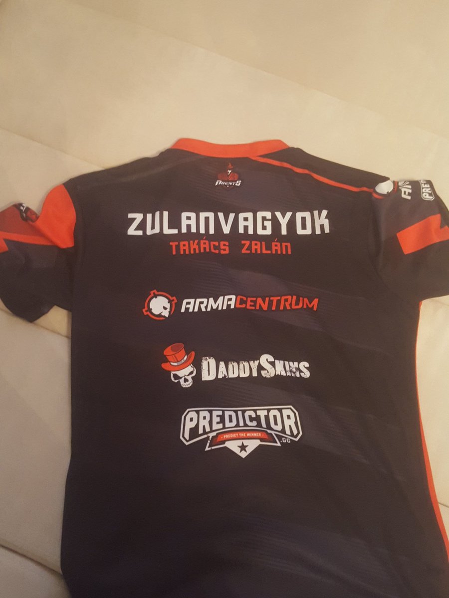 zulan110's tweet photo. Erre vártam majdnem 2 hónapja és végre megvan😍😍 https://t.co/kxBldFOqLi