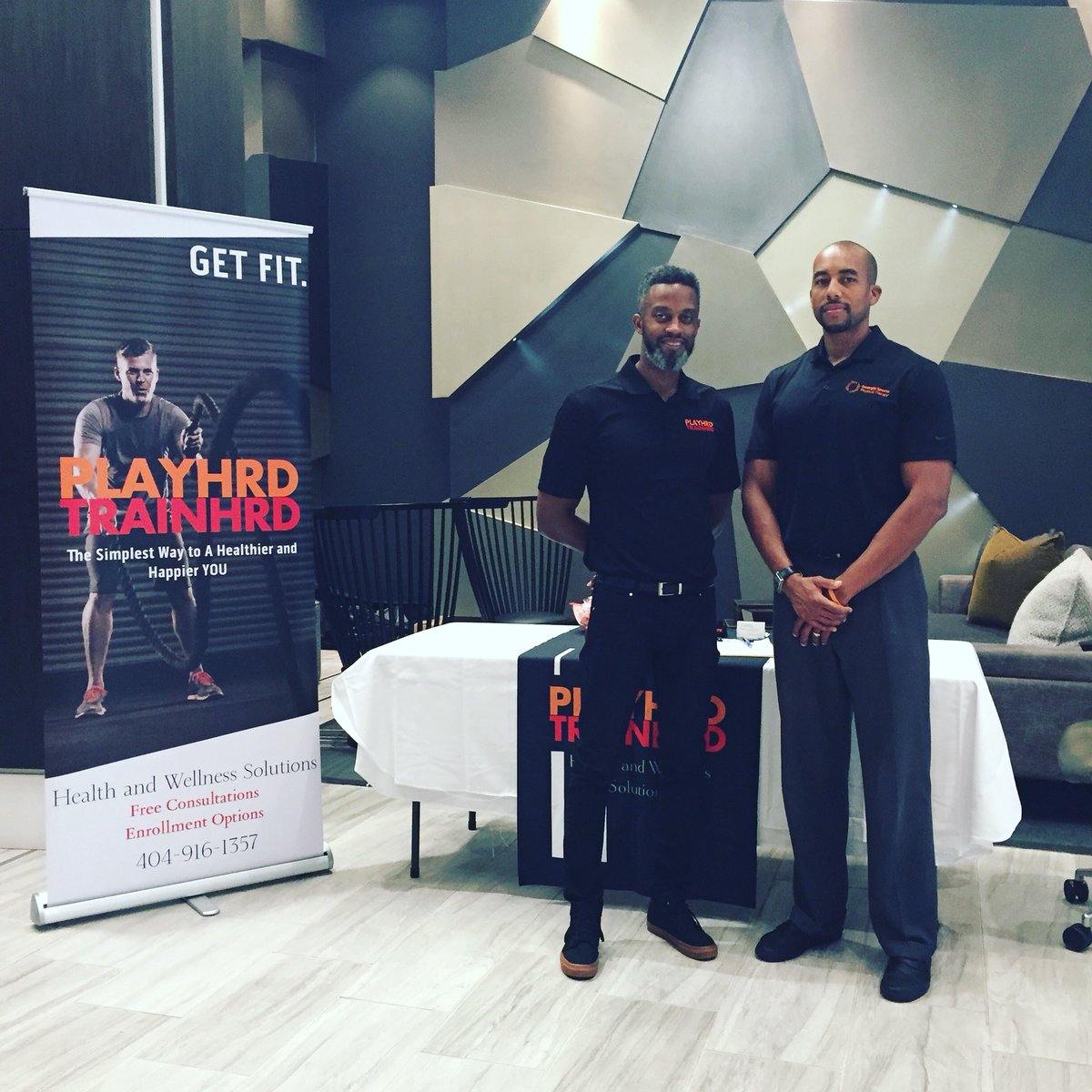 GeorgiaSportsPT's tweet image. Big thanks to @playhrdtrainhrd for inviting me out to the posture discussion for @moderamidtown residents!! #posture #prolongedsitting #physicaltherapy #communityoutreach #midtownatlanta
