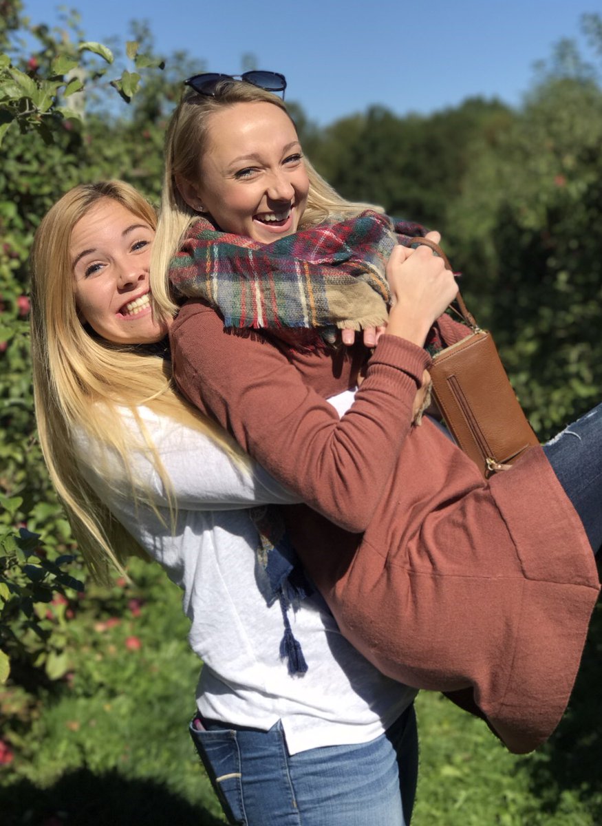 bailey1098's tweet photo. Happy Birthday @Sar_English!! Thank you for always being there for me @ Fred. Can’t wait for all the mems living with each other next year. Love you 💙🎉🤗 https://t.co/Nka7HUden9