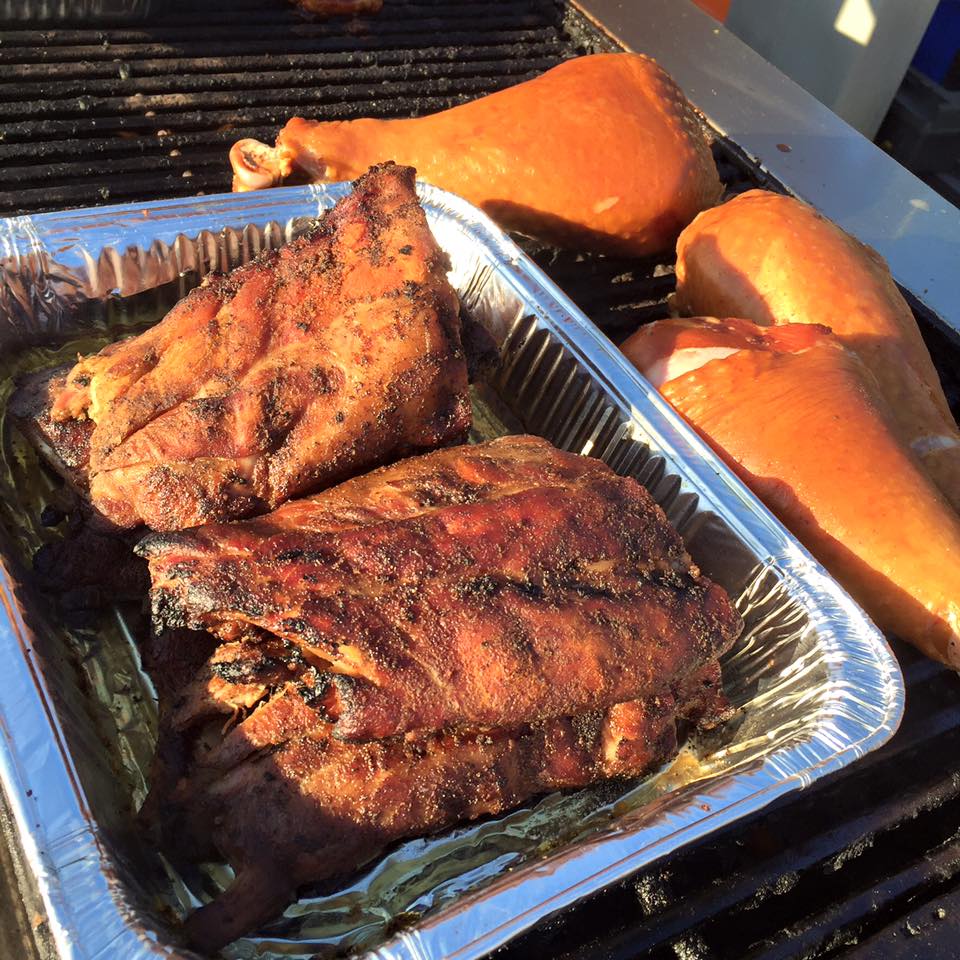 LionsRoselle's tweet photo. BBQ Ribs, Turkey Legs, Pulled Pork Waffle Fries??? Oh, and a cold one...
#RoseFest18 #FestFood #BBQ #Ribs #TurkeyLegs #wafflefries #cold #beer #Wine #Festival #carnival #grub #livemusic https://t.co/XWYVd4JpMs