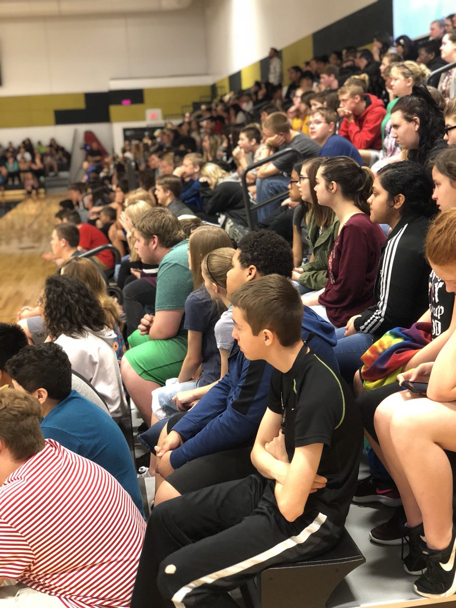 MarcMero's tweet photo. More pics from the awesome event at Neosho Jr. HS. It was great meeting students after the presentation. #baddtour #changinglives #marcmero #nevergiveup #choices #ibelieve #stopbulying #youmatter #ibelieve https://t.co/vyO34dd1jv