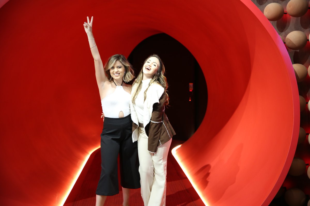 YouTubeSpaceRio's tweet photo. A felicidade no rosto de quem vai passar pelo #Tubão.

Com @juliavgalvao e @vskaren. https://t.co/leYIAmqXhy