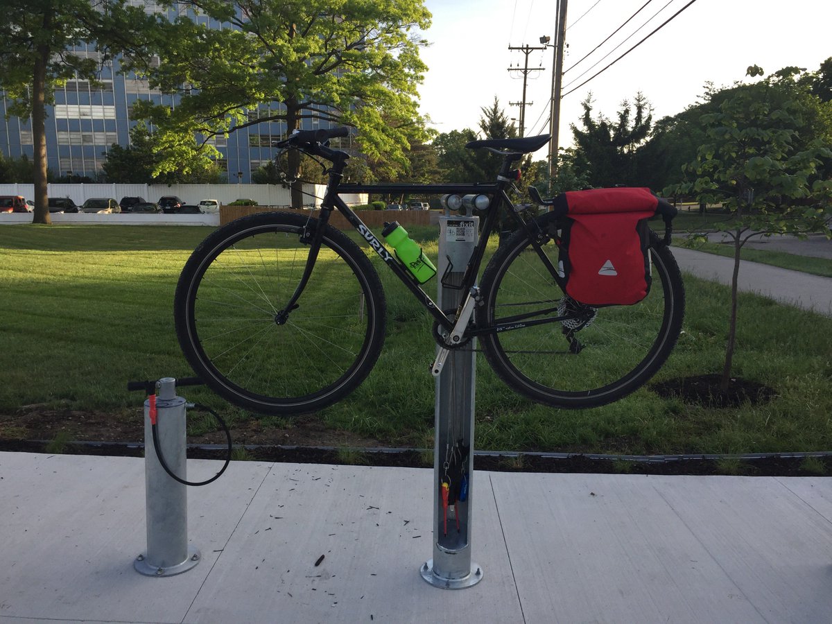 BikeWalkKC's tweet image. Thank you, @StAndrewsKC for putting this beautiful new bike repair station right along the Trolley Track Trail! Interested in one at your organization/business? We can help - free consulting, cost savings, happy users! bikewalkkc.org/planning/bike-…