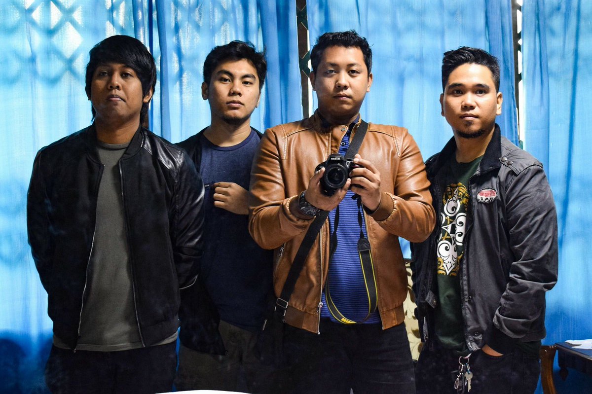 magicmanilaph's tweet photo. The Tagaytay Art Beat 3 squad. https://t.co/Re9juDZcPE