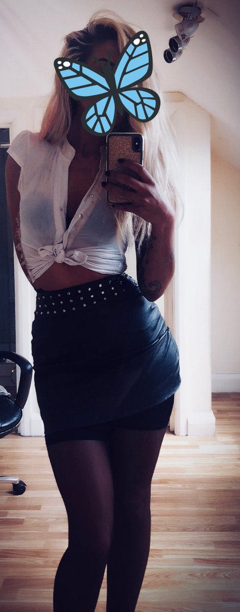 Anabell70561730's tweet photo. 1000 followers sets this butterfly free DONT BE LAZY WITH YOUR THUMBS Guys!!! #retweet #serve #mistress #facepicture #reward #like #share #impressempress https://t.co/WQ5QCM2dKA