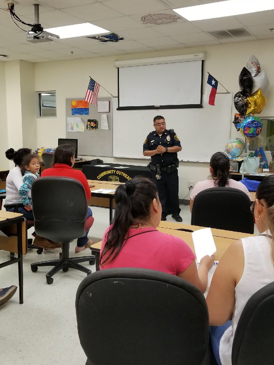 DISDPD_LTJC's tweet photo. Our students and staff safety is our main objective. Today, I had the pleasure of speaking with parents at Garcia MS, we discussed many topics our @disdpolice officers are here to help. #seesaydosomething. @DISDPD_AChiefJR @JoliDPD @DisdPD_AChiefJL @DPDCA @DPDUnidos @DISDPD_OfcT https://t.co/YCZItPNlIf