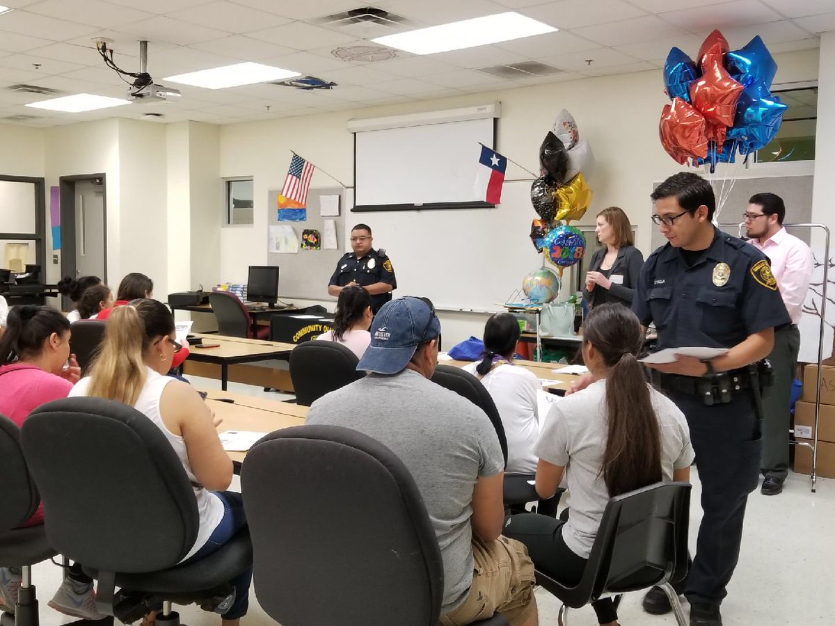 DISDPD_LTJC's tweet photo. Our students and staff safety is our main objective. Today, I had the pleasure of speaking with parents at Garcia MS, we discussed many topics our @disdpolice officers are here to help. #seesaydosomething. @DISDPD_AChiefJR @JoliDPD @DisdPD_AChiefJL @DPDCA @DPDUnidos @DISDPD_OfcT https://t.co/YCZItPNlIf