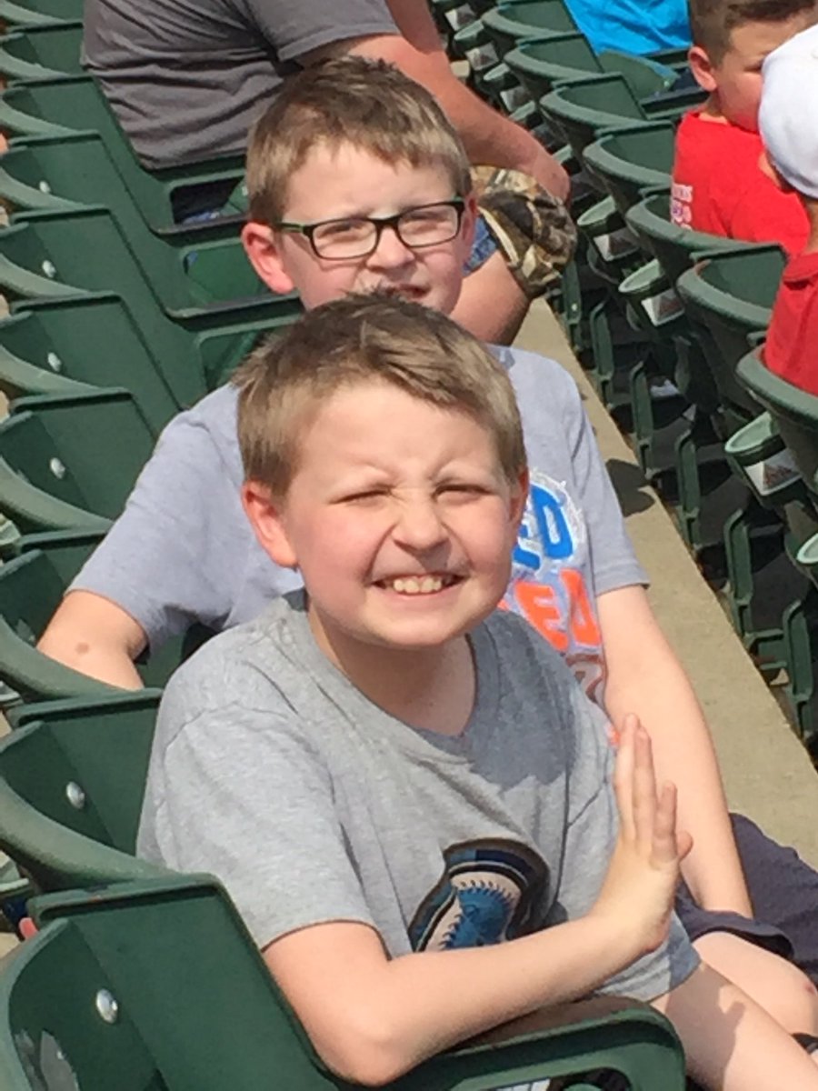 ChrisHoldren12's tweet photo. Indians Game...more wonderful memories! #ILove5thGraders #LPSelma https://t.co/V4ji8KvU6d