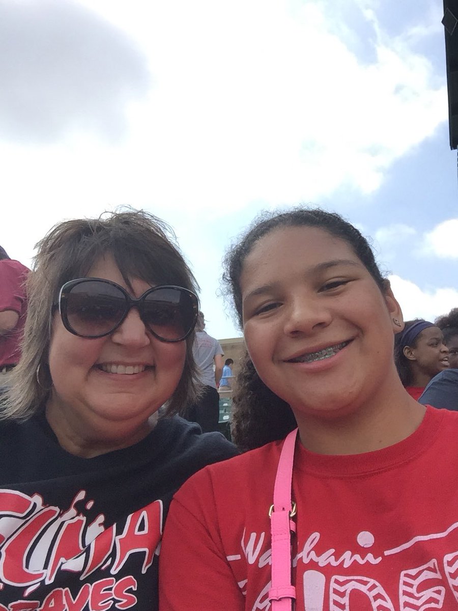 ChrisHoldren12's tweet photo. Indians Game...more wonderful memories! #ILove5thGraders #LPSelma https://t.co/V4ji8KvU6d
