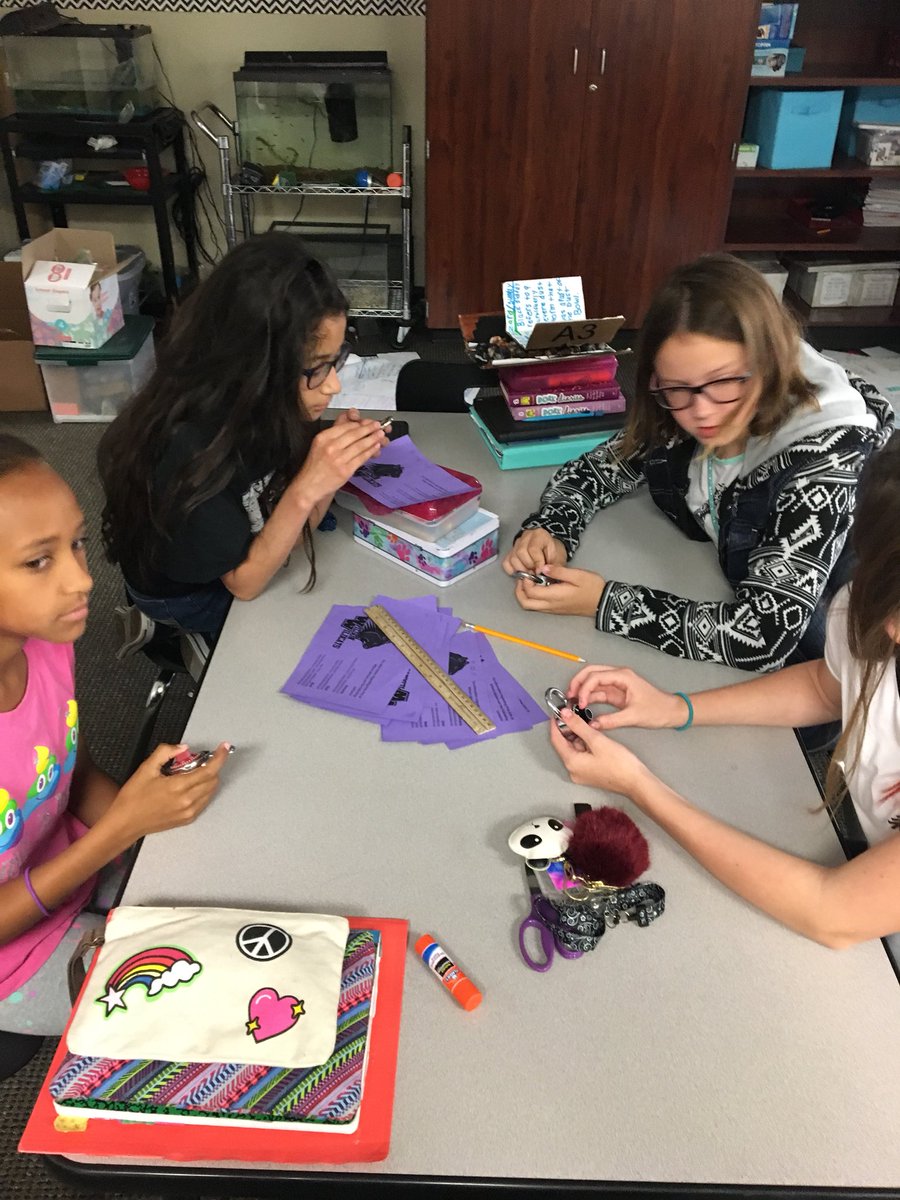 ksuarez28's tweet photo. Learning how to do combination locks in preparation for @TruettWilsonMS #JCTchallengeaccepted #jctfanstastic5th https://t.co/q39le5jgZj