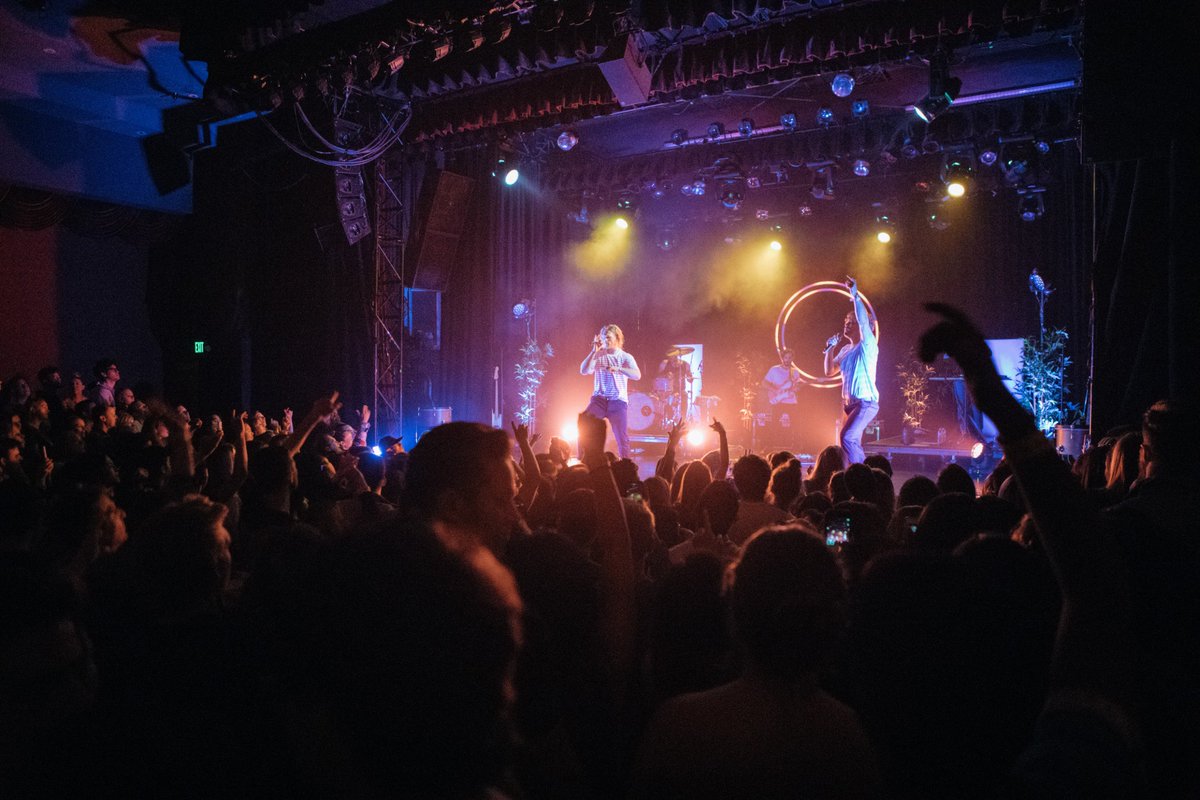 tonight is @TowerTheatreOKC. tickets: ticketf.ly/2GFnnbi 
📸: <a href="/jvdotsls/">jv.sls</a>