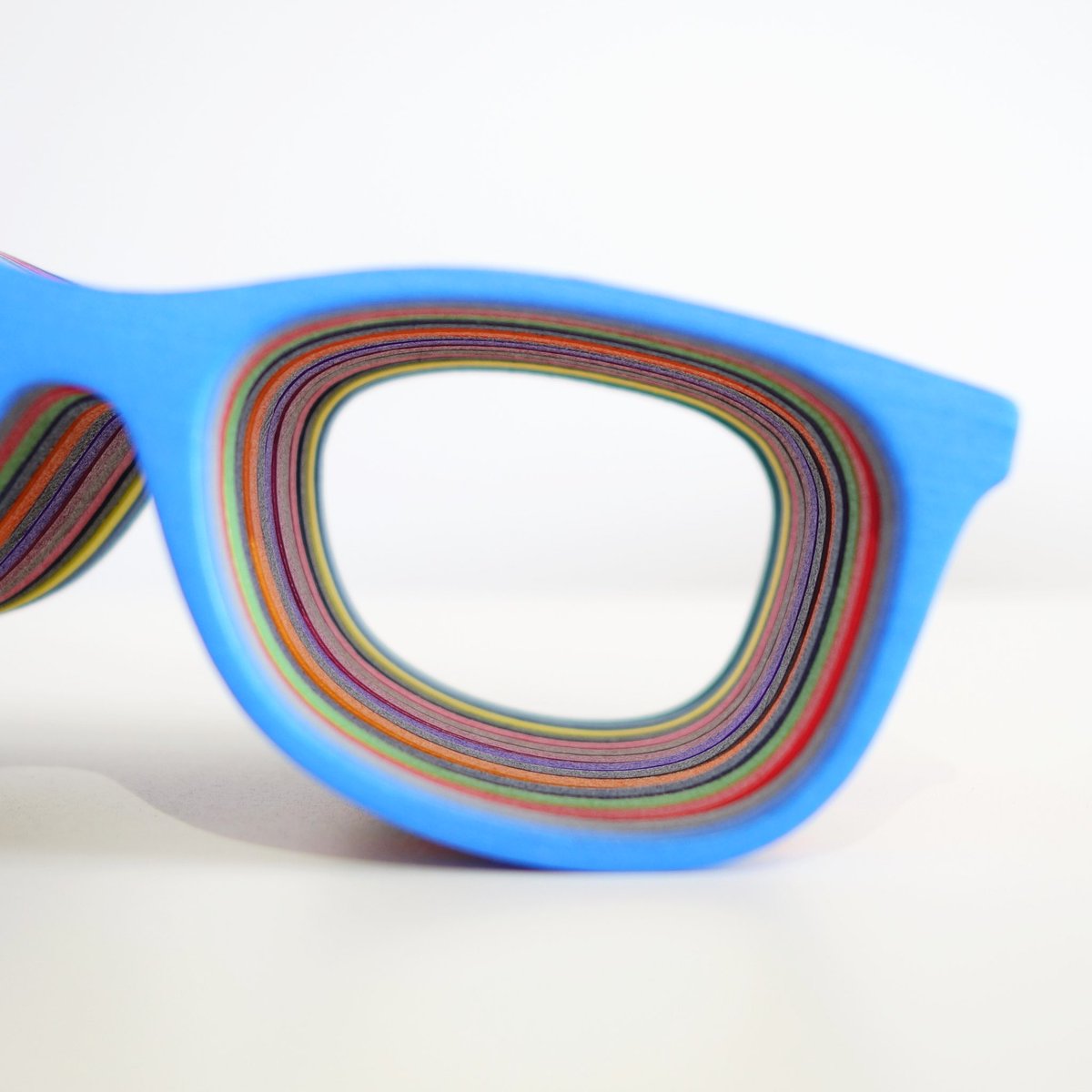 OnlyMineEyewear's tweet photo. Faces à main
15 coloris disponibles pour l'impression 3D SLS HD
https://t.co/BpgazRZ2UN

#3dPrinted #colorful #bespoke #eyewear
#impression3D #additiveManufacturing

#virtualtryon #VTO https://t.co/lwIWgbk69e