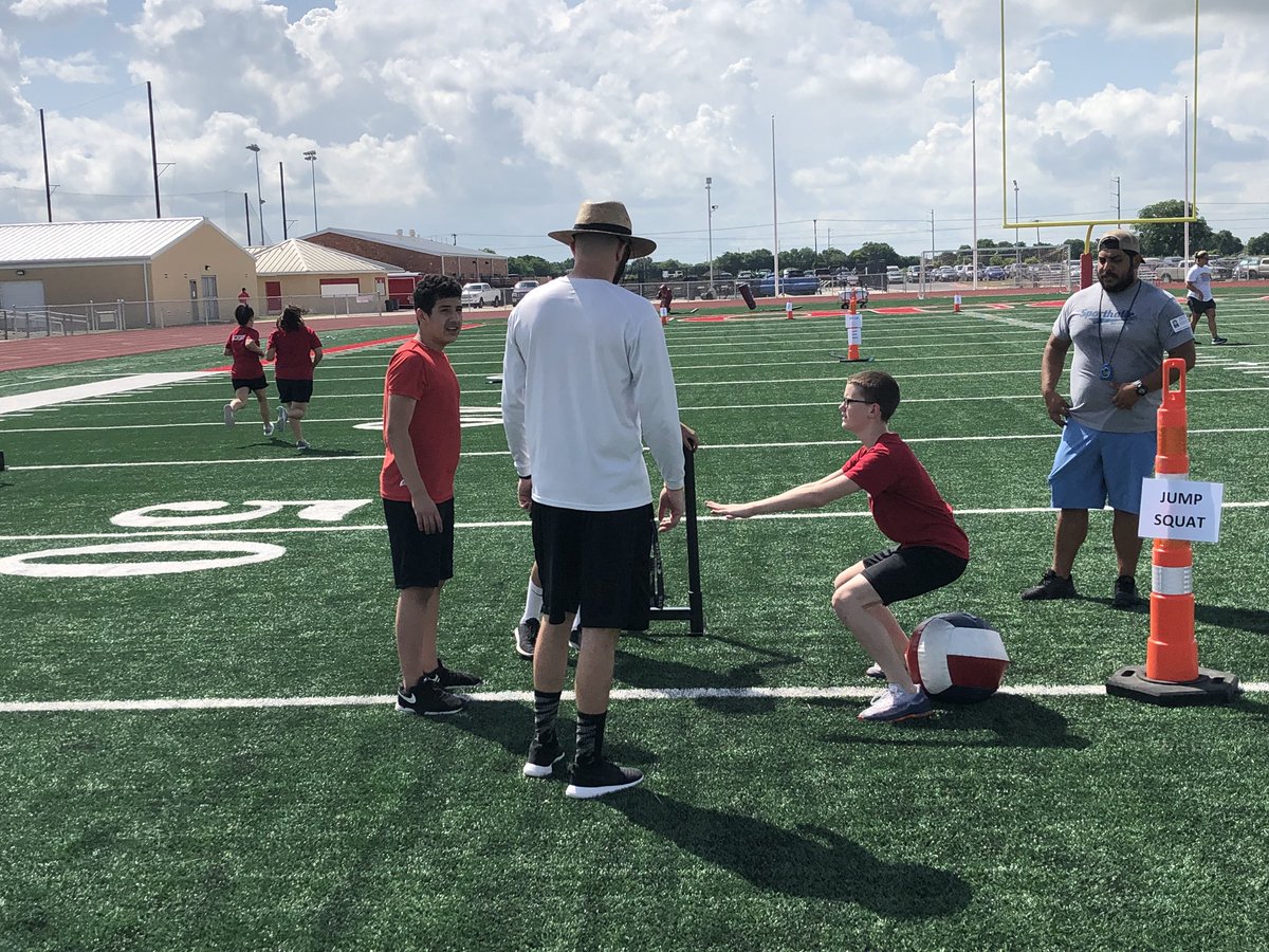 ComalPhysED's tweet photo. Thank you @ComalPhysED Coaches for making a difference in #PE ! #wholechild #HealthiestSchools #physedfit  @CHMS_PE @CanyonJagsPE @SVMS_PE @MVMS_PE @matthewsdeloach @mkeranen5 @kristycastillej @CHMS_Principal https://t.co/8TQyvGUJmF
