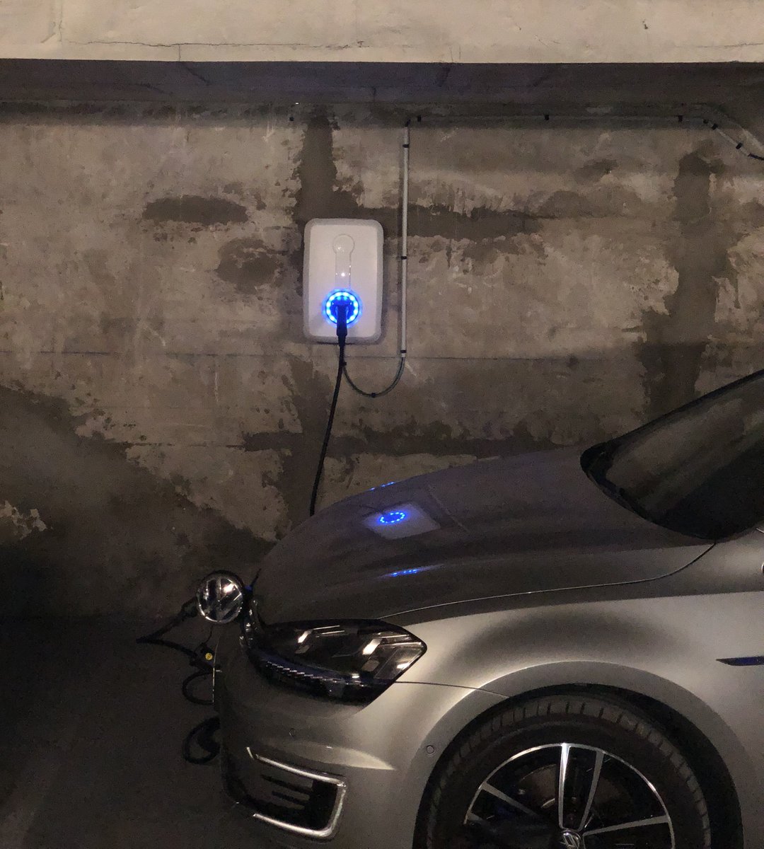 evenir_energy's tweet photo. Laissez-nous vous accompagner pour la #recharge de votre #véhicule #électrique en #copropriété. Nous nous occupons de tout, de l'installation jusqu'à la gestion de votre consommation électrique! Notre dernière installation clé en main, merci à notre partenaire @evbox. https://t.co/cd0yZy5HQg