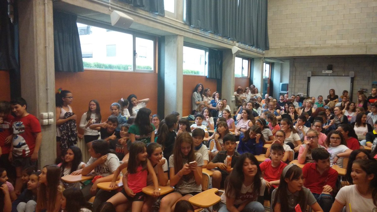 mediacioiescc's tweet photo. Èxit de participació en la jornada de portes obertes en  l'IES Clara Campoamor @iesccalaquas @SomAlaquas https://t.co/w7aE7u6NHk