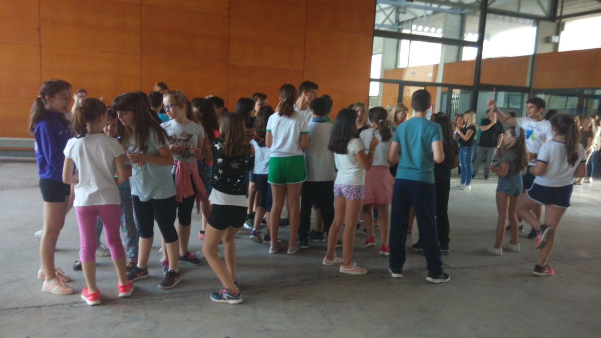 mediacioiescc's tweet photo. Èxit de participació en la jornada de portes obertes en  l'IES Clara Campoamor @iesccalaquas @SomAlaquas https://t.co/w7aE7u6NHk