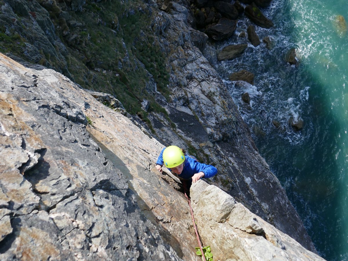 markwalkerguide's tweet image. Taking the big one for a spin on main cliff... #gogarth #rockclimbing @Salewa @Brit_Mt_Guides @dailypostwales