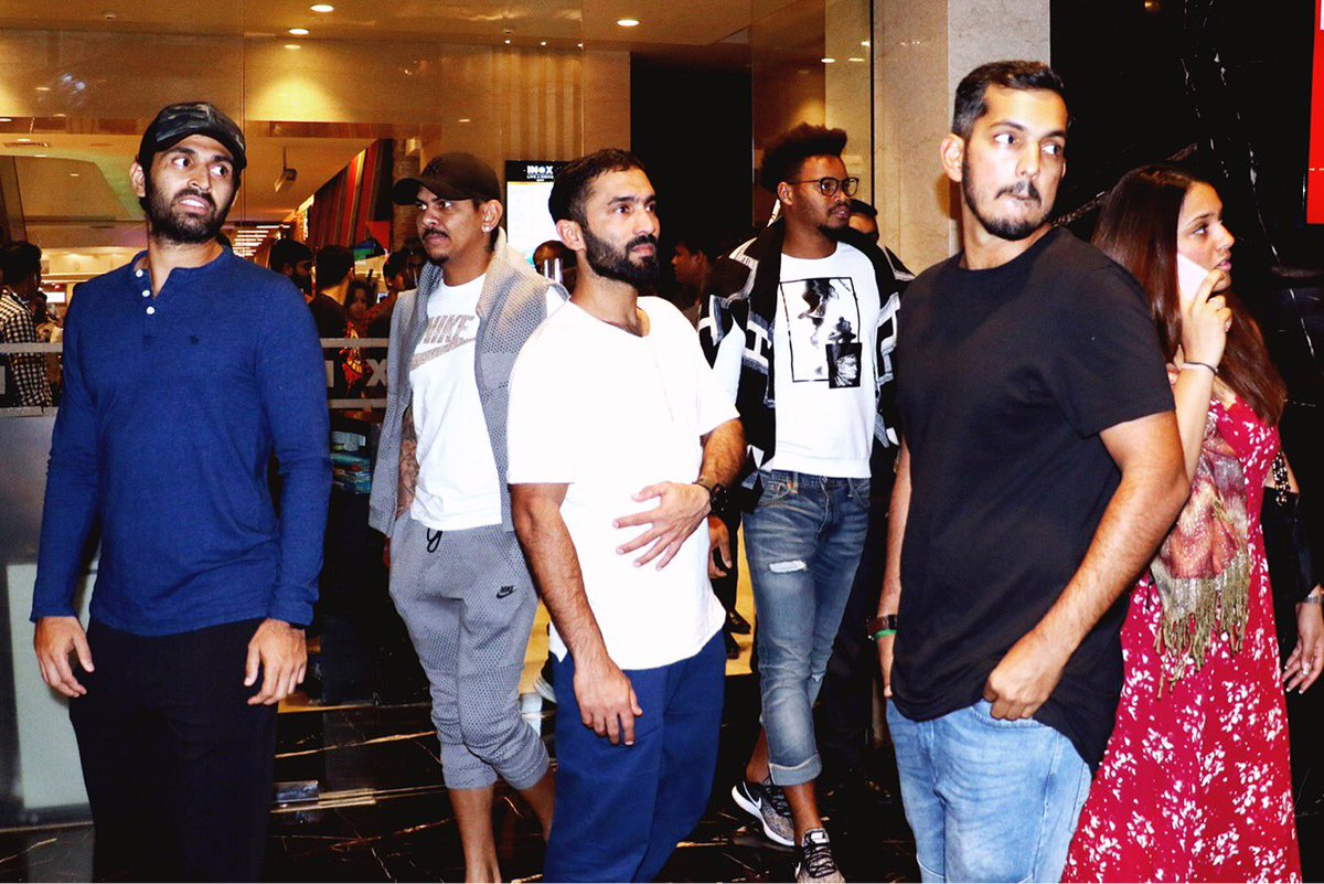 KKRiders's tweet photo. Knights found the perfect way to unwind last night 😎, as they attended a special screening of Deadpool 2 📽

For more photos, visit ➡️ https://t.co/GeZ2Bflp83

#TeesraVaar #KKRHaiTaiyaar https://t.co/sSNJUSALZg
